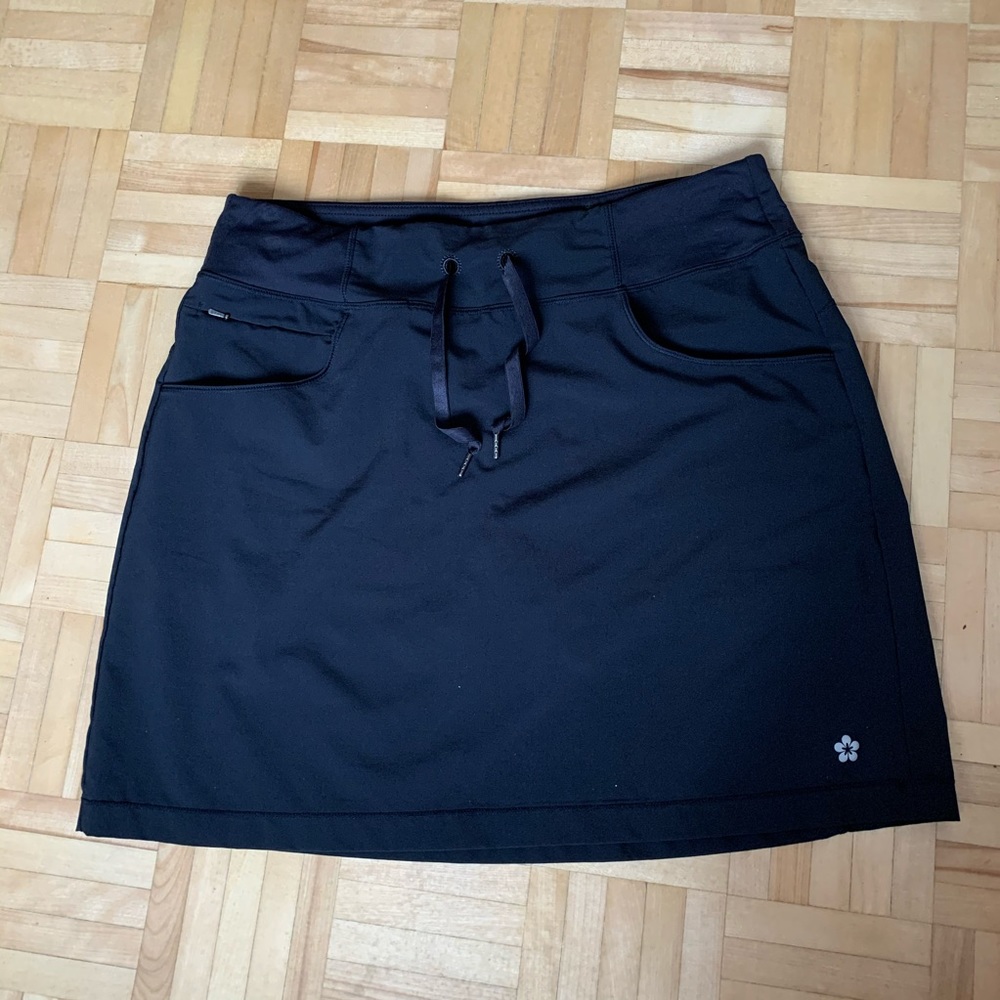 Athletic skirt and shorts ✨bundle✨ $15 for both - Picture 2 of 10